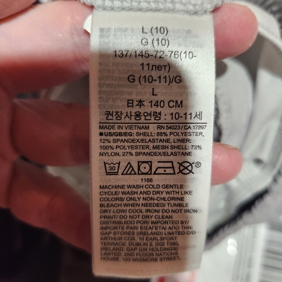 Girls grey shorts size large - Picture 6 of 7